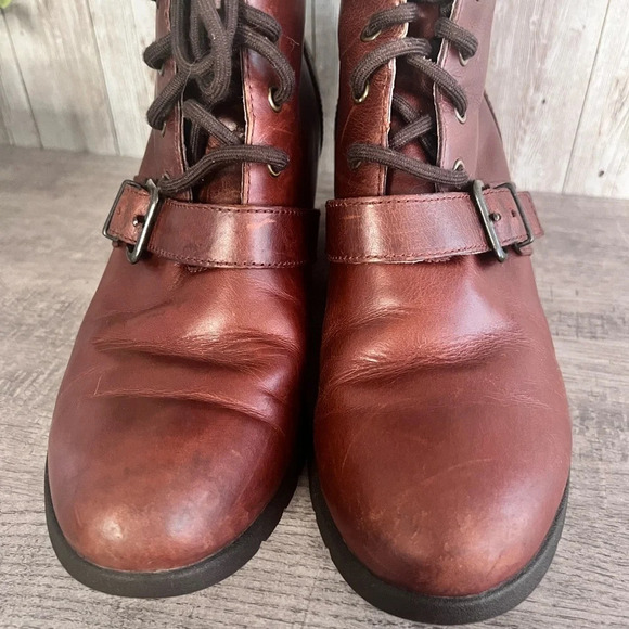 UGG Janney Leather and Sheepskin Leather Lace Up Wedge Boots with Fur Accent - Picture 4 of 11